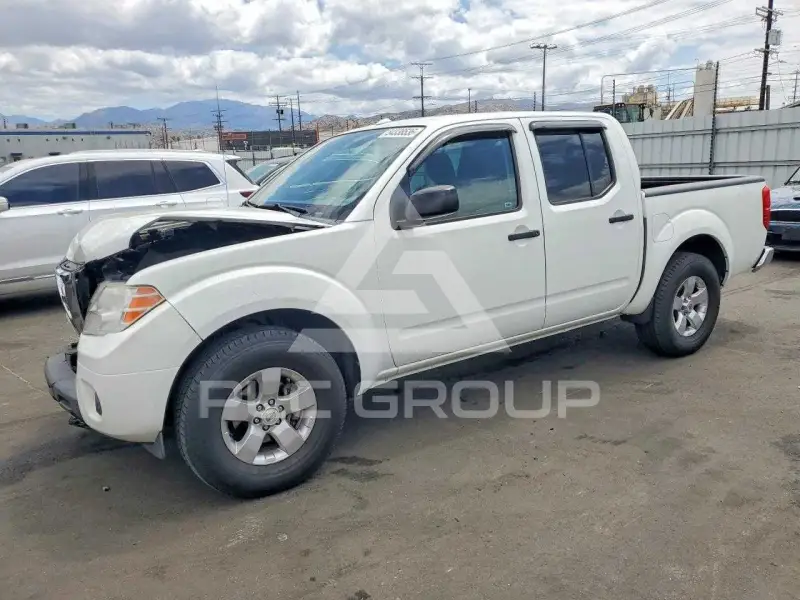 2013 Nissan FRONTIER photo