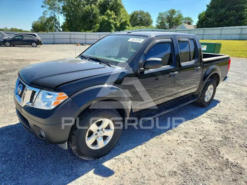 2013 Nissan FRONTIER фото