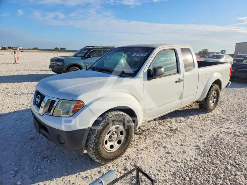 2013 Nissan FRONTIER photo