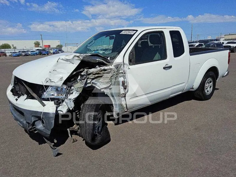 2013 Nissan FRONTIER фото