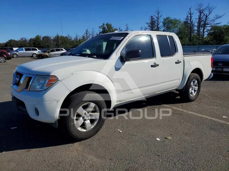 2013 Nissan FRONTIER photo