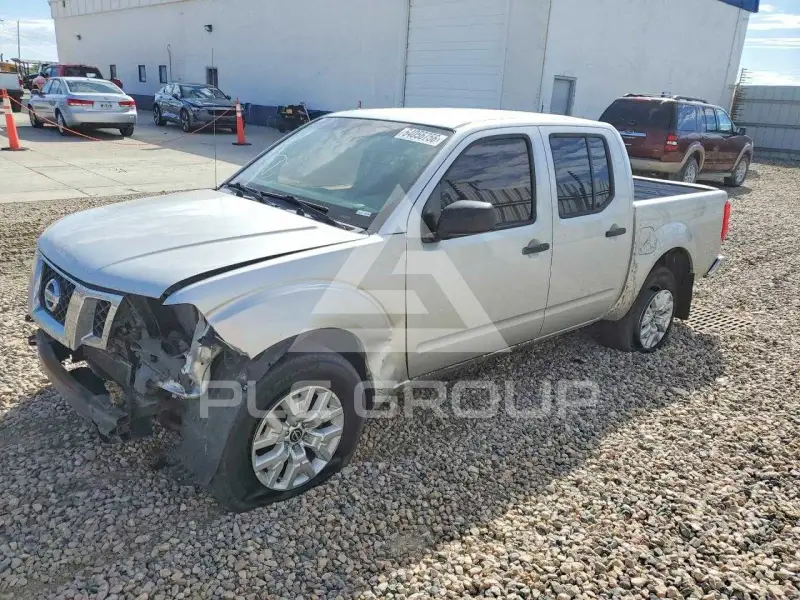 2013 Nissan FRONTIER фото