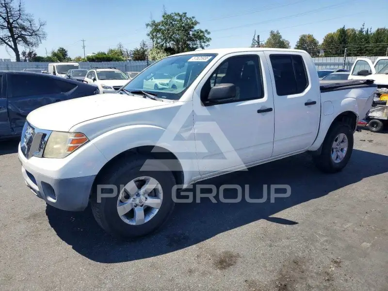 2013 Nissan FRONTIER фото