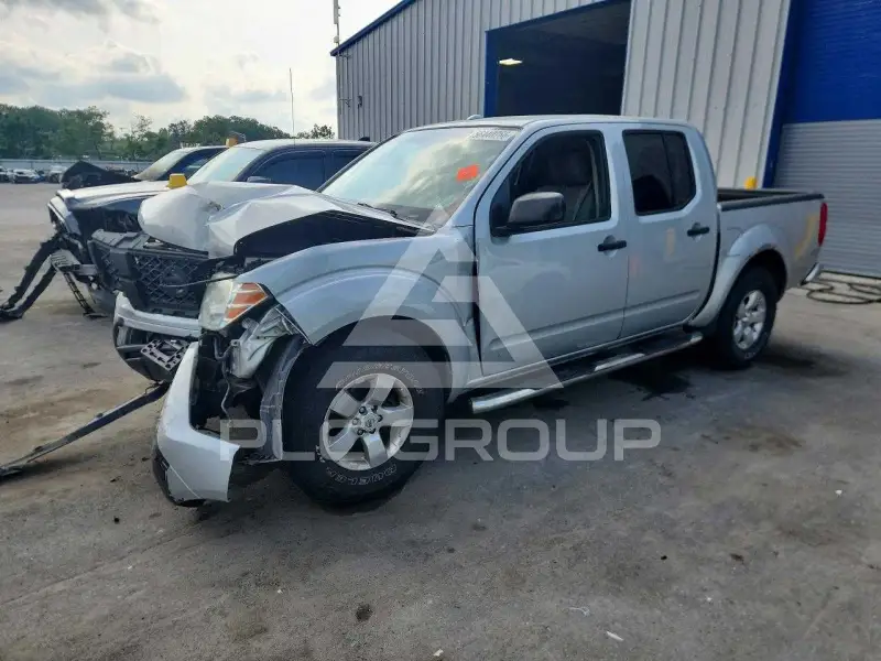 2013 Nissan FRONTIER photo