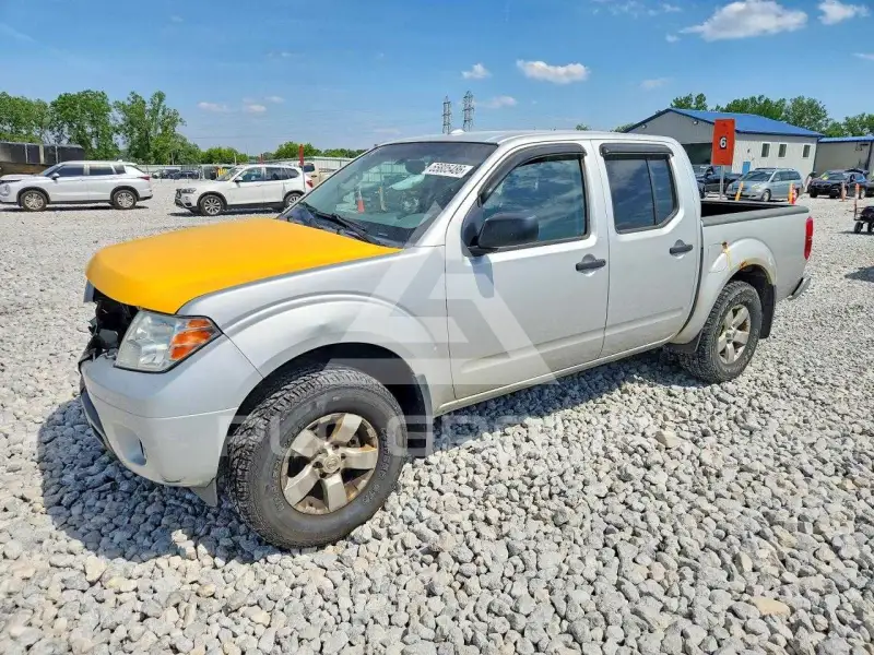 2013 Nissan FRONTIER photo