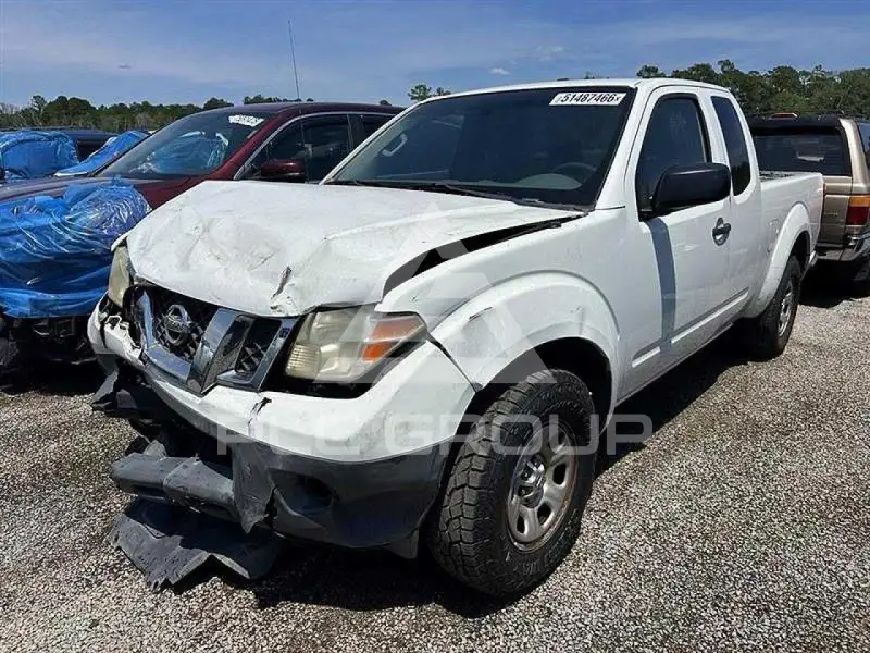 2013 Nissan FRONTIER photo