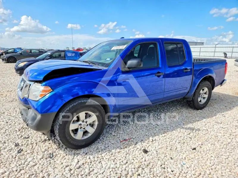 2013 Nissan FRONTIER фото