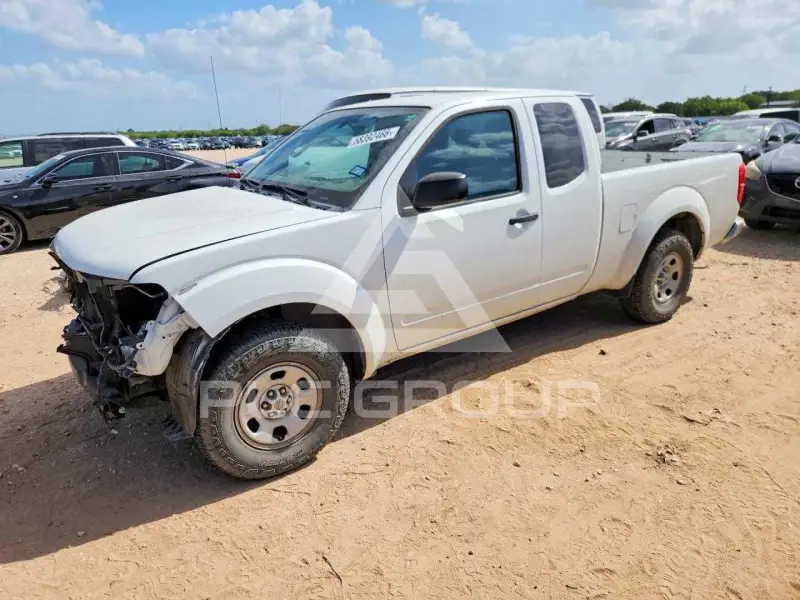 2013 Nissan FRONTIER photo