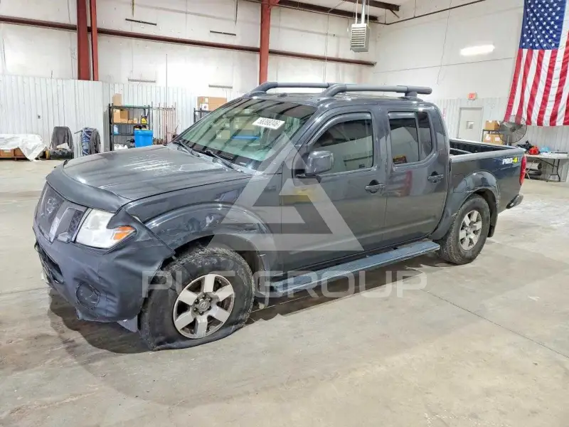 2013 Nissan FRONTIER фото