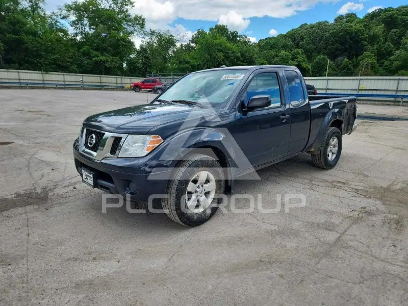 2013 Nissan FRONTIER фото