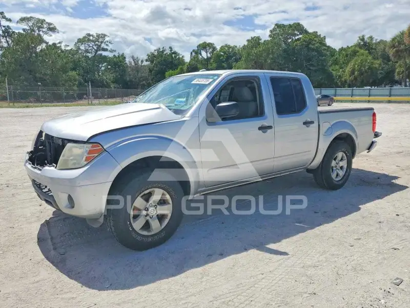 2013 Nissan FRONTIER фото