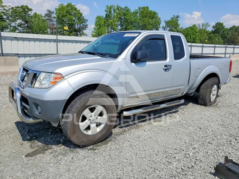 2013 Nissan FRONTIER фото
