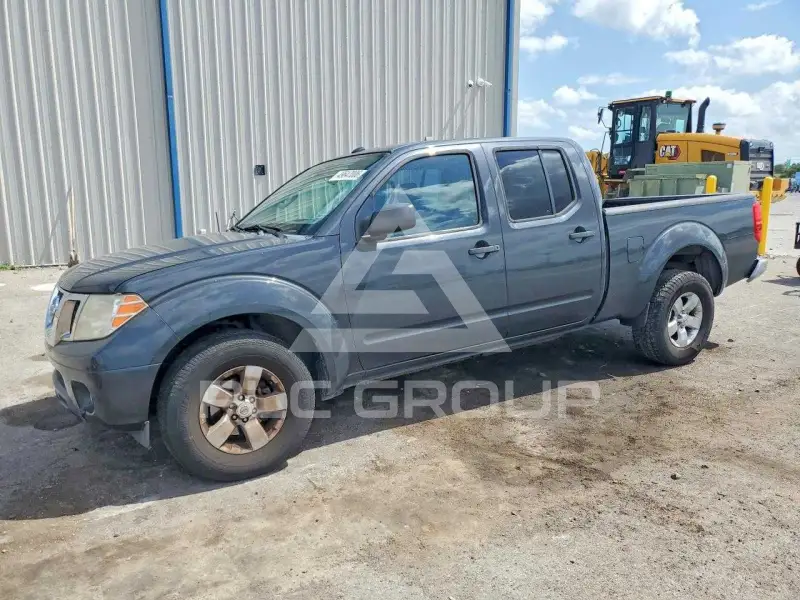 2013 Nissan FRONTIER photo