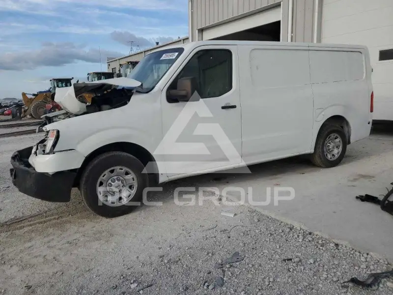 2013 Nissan NV photo