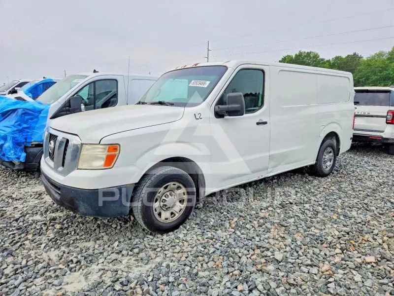 2013 Nissan NV photo
