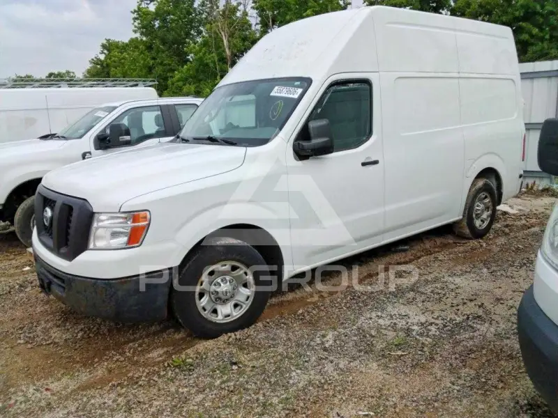 2013 Nissan NV фото