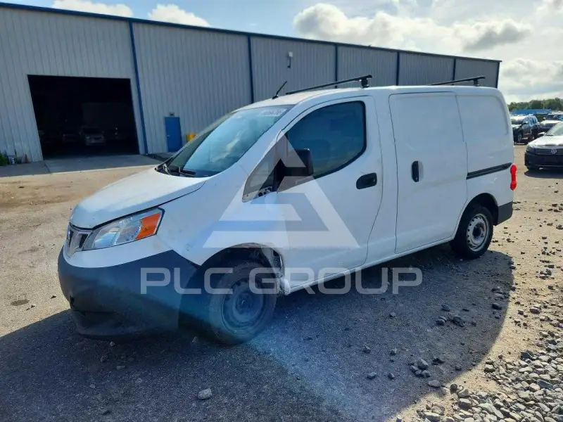 2013 Nissan NV photo