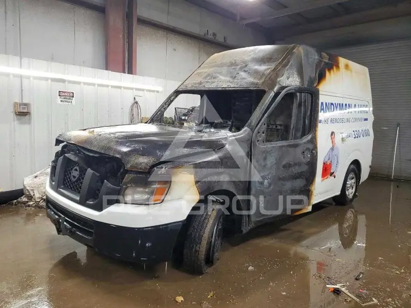 2013 Nissan NV photo
