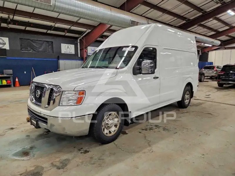 2013 Nissan NV фото