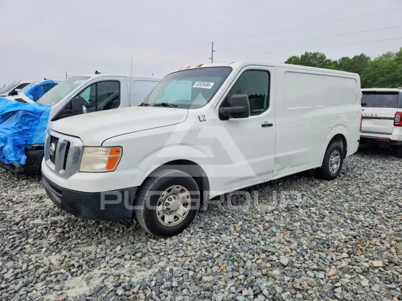 2013 Nissan NV фото