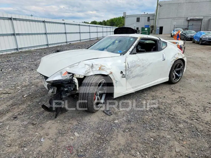 2013 Nissan 370Z фото