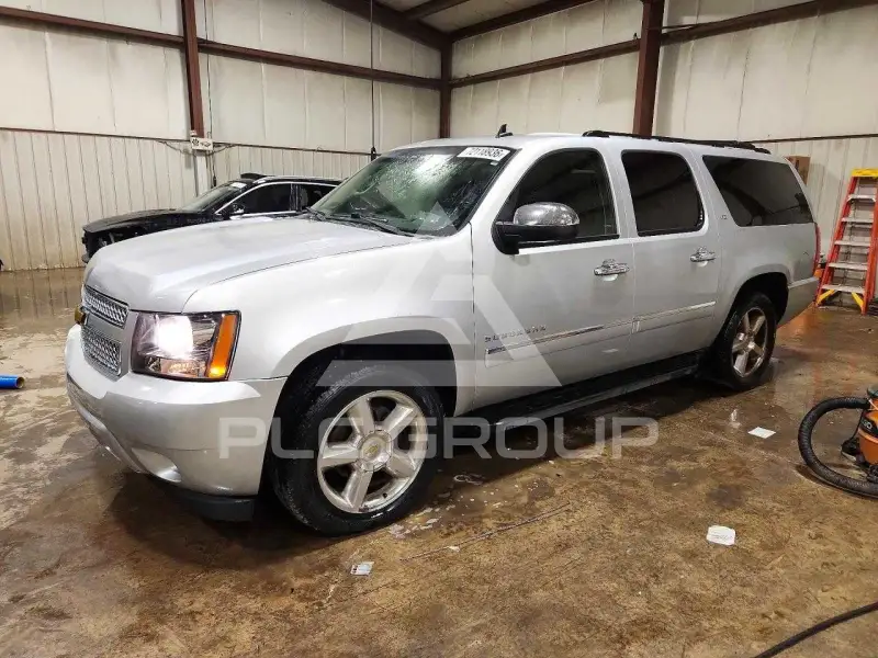 2013 Chevrolet Suburan фото