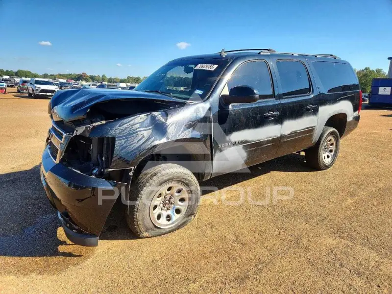 2013 Chevrolet Suburan photo