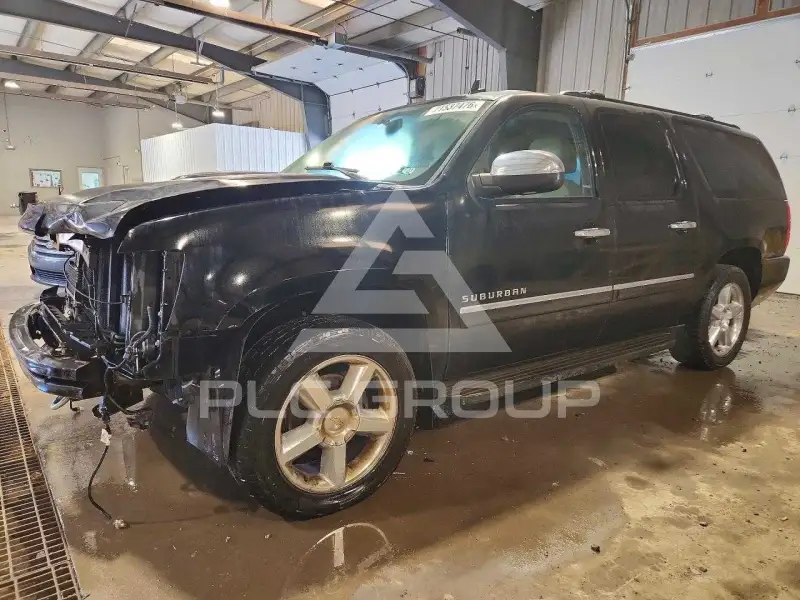 2013 Chevrolet Suburan photo
