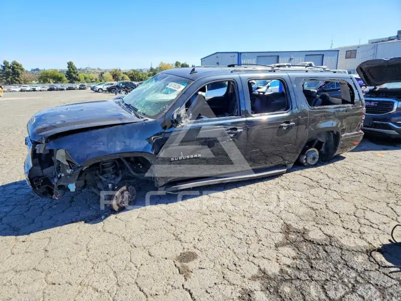 2013 Chevrolet Suburan photo