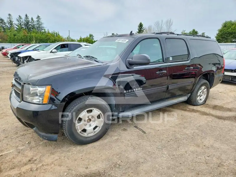 2013 Chevrolet Suburan photo