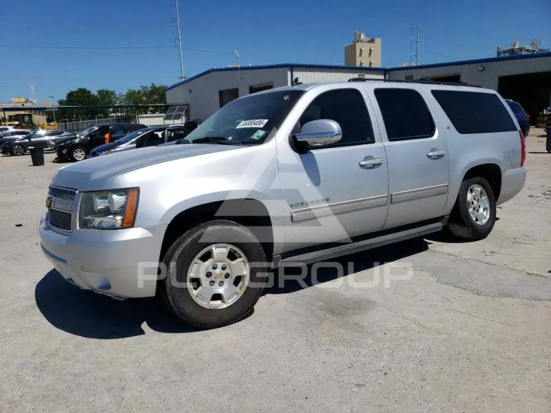 2013 Chevrolet Suburan photo