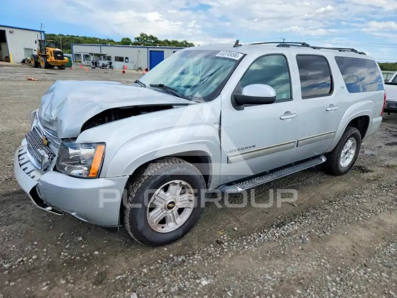 2013 Chevrolet Suburan фото