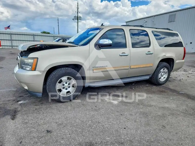 2013 Chevrolet Suburan photo