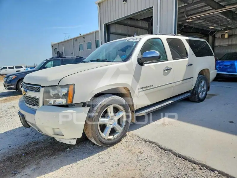 2013 Chevrolet Suburan photo