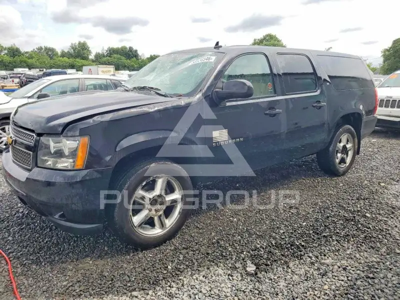 2013 Chevrolet Suburan photo