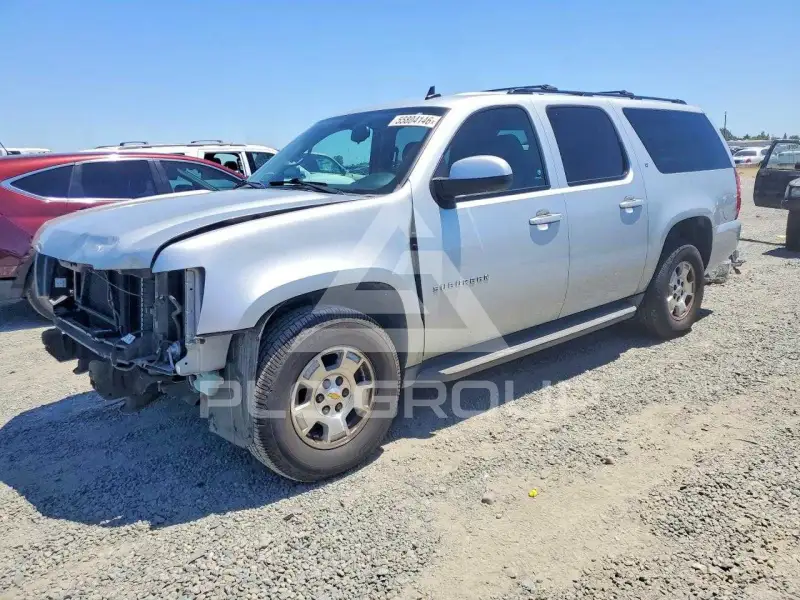 2013 Chevrolet Suburan photo