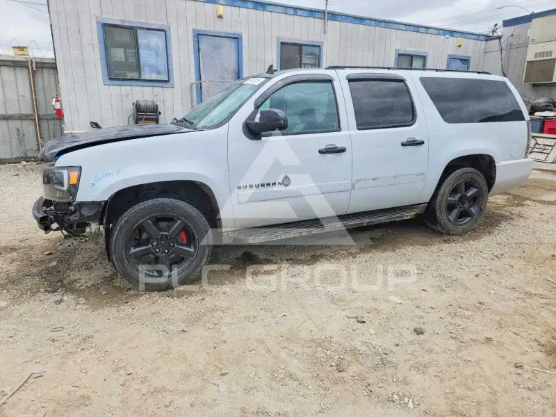 2013 Chevrolet Suburan photo