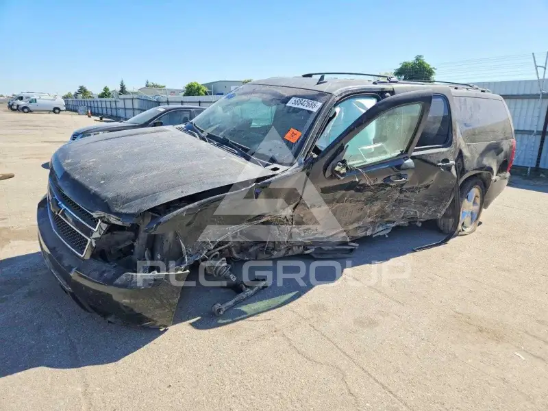 2013 Chevrolet Suburan photo