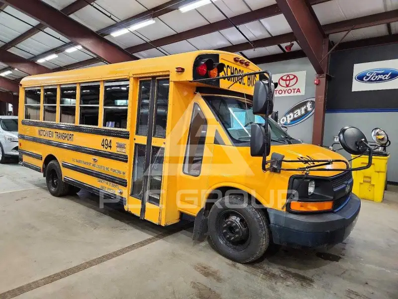 2013 Chevrolet Express photo