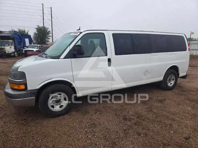 2013 Chevrolet Express photo
