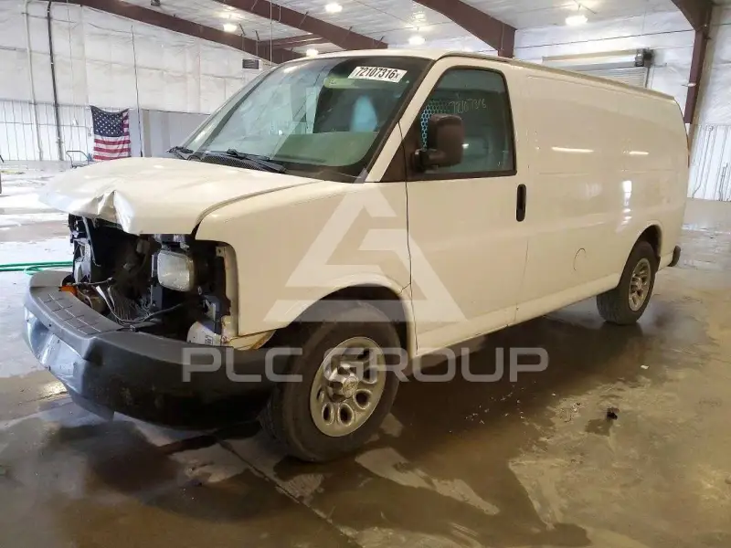 2013 Chevrolet Express photo