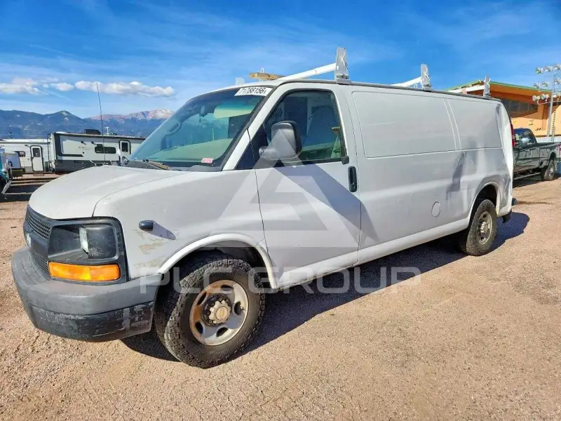 2013 Chevrolet Express фото