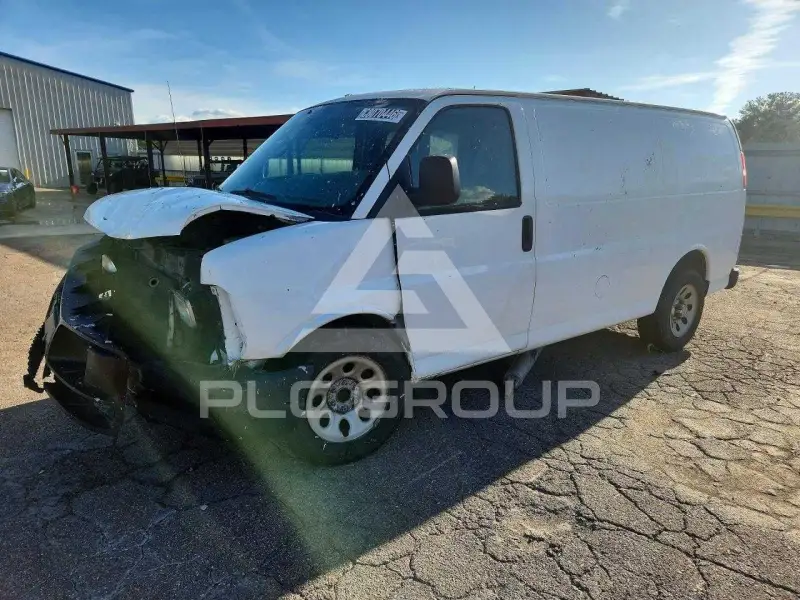 2013 Chevrolet Express photo