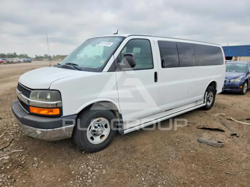 2013 Chevrolet Express photo
