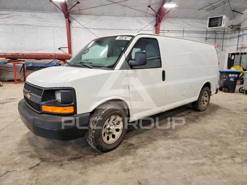 2013 Chevrolet Express photo