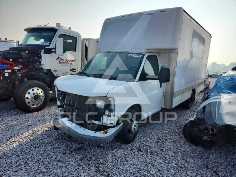 2013 Chevrolet Express photo