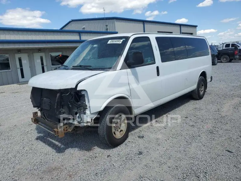 2013 Chevrolet Express фото