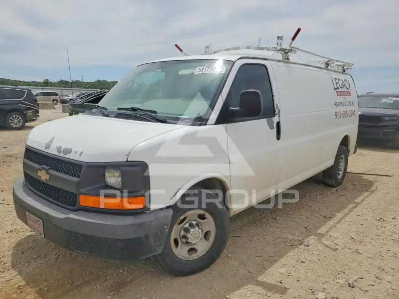 2013 Chevrolet Express photo