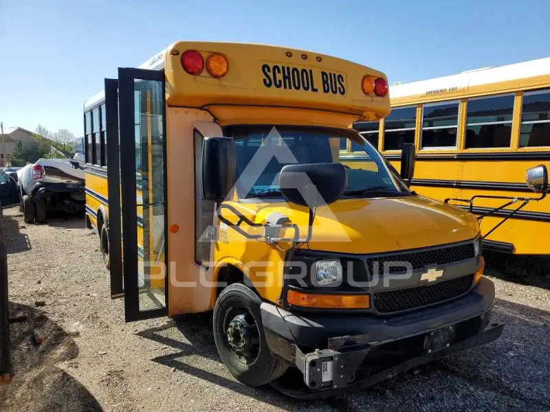 2013 Chevrolet Express фото