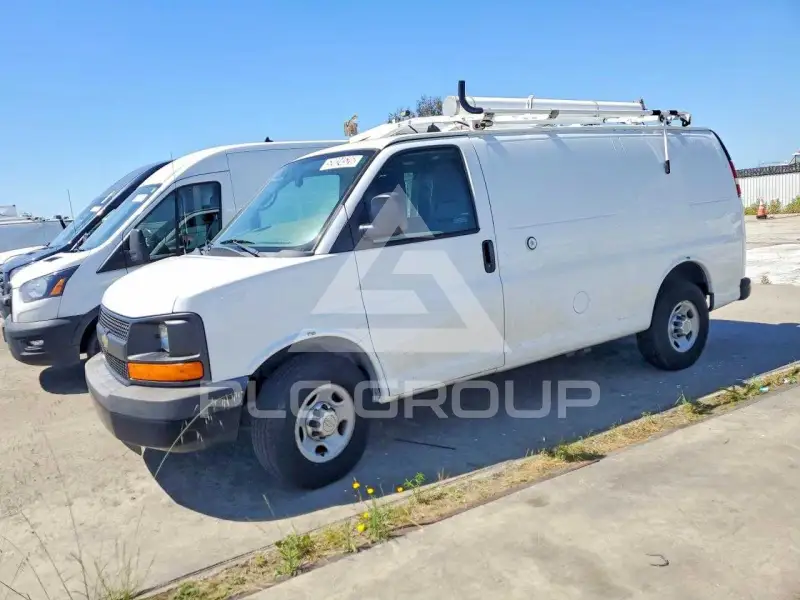 2013 Chevrolet Express фото